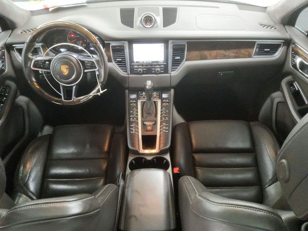 2015 PORSCHE MACAN