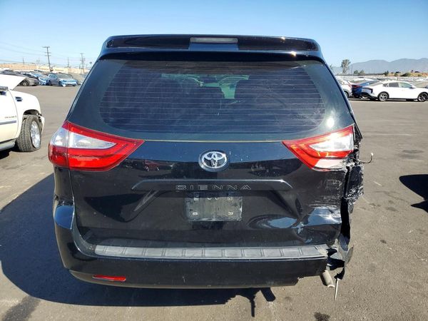 2017 TOYOTA SIENNA L