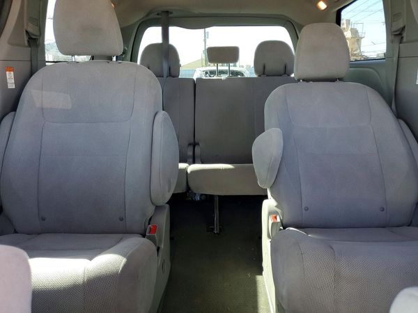 2017 TOYOTA SIENNA L
