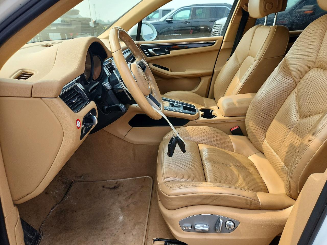 2016 PORSCHE MACAN