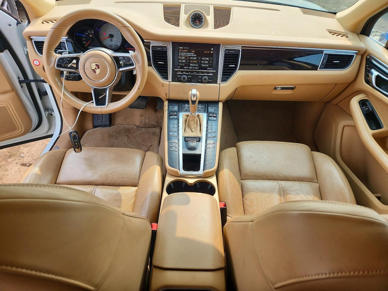 2016 PORSCHE MACAN