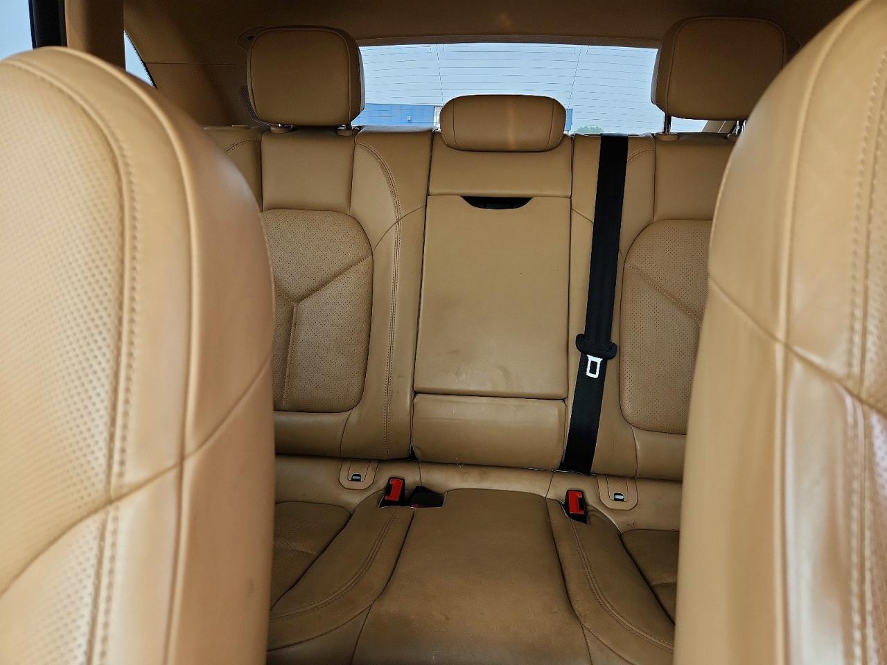 2016 PORSCHE MACAN