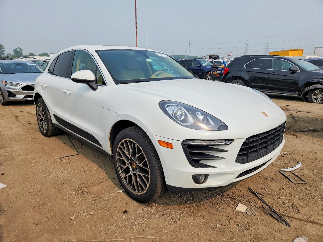 2016 PORSCHE MACAN