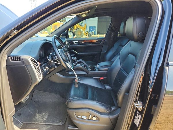 2019 PORSCHE CAYENNE S