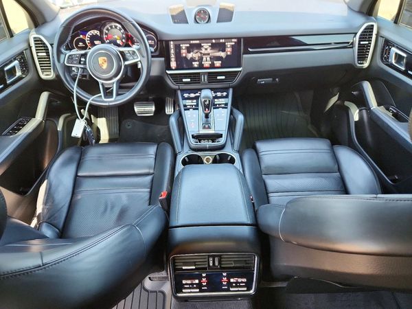 2019 PORSCHE CAYENNE S