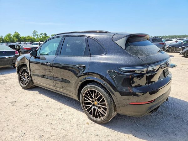 2020 PORSCHE CAYENNE