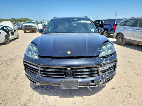 2020 PORSCHE CAYENNE