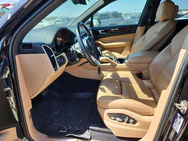 2020 PORSCHE CAYENNE
