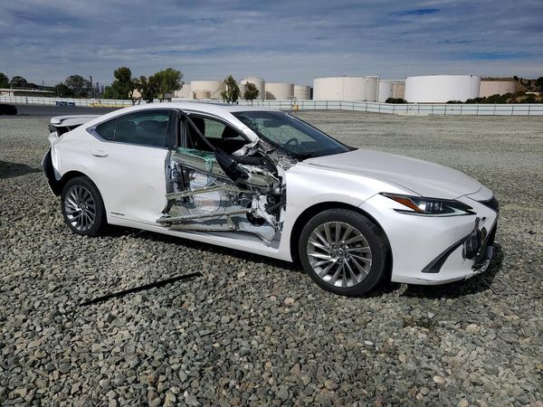 2019 LEXUS ES