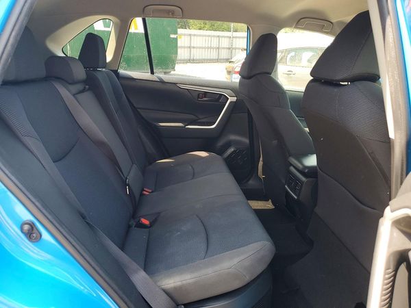 2019 TOYOTA RAV4 LE HV 4WD