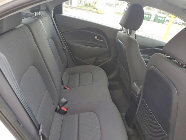 2017 KIA RIO 5-DOOR EX / SX