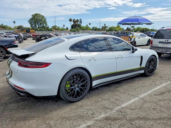 2019 PORSCHE PANAMERA