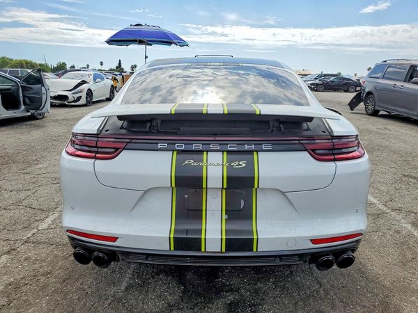 2019 PORSCHE PANAMERA