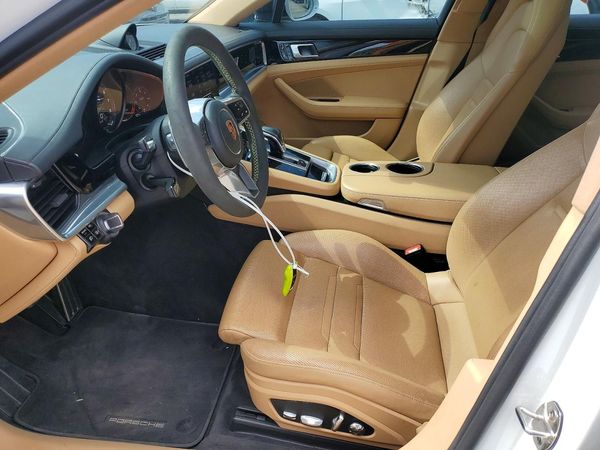 2019 PORSCHE PANAMERA