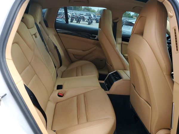 2019 PORSCHE PANAMERA