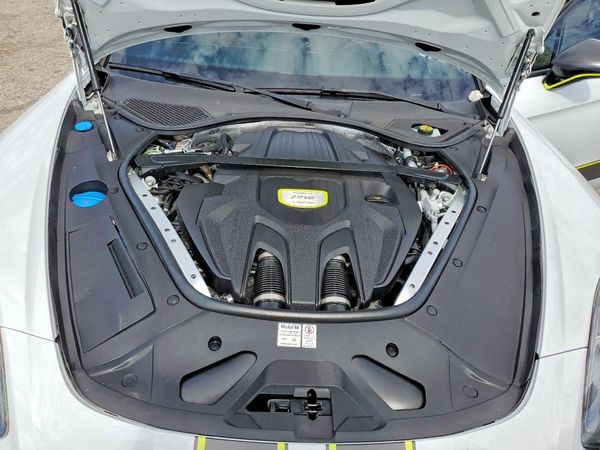 2019 PORSCHE PANAMERA