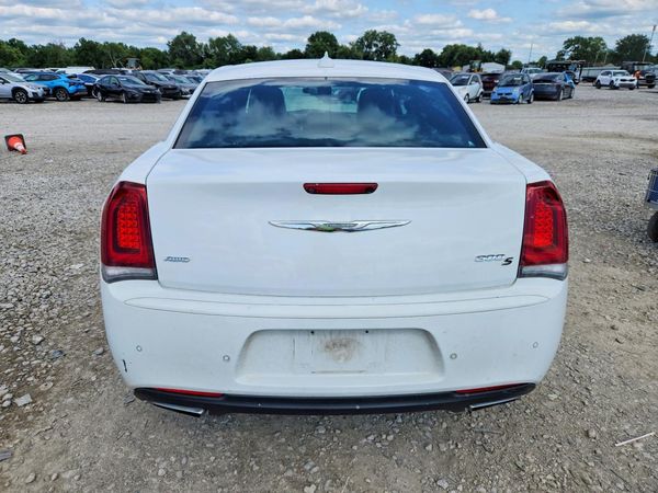 2016 CHRYSLER 300