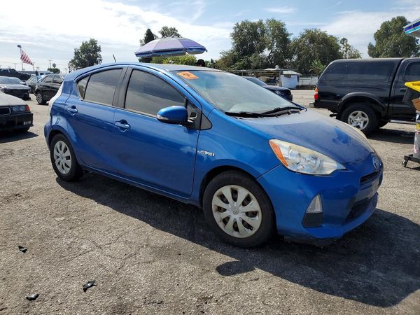 2013 TOYOTA PRIUS — Passenger 3/4