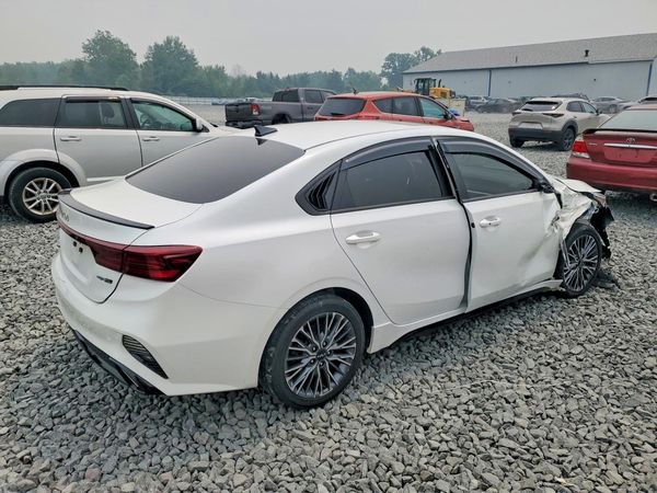 2022 KIA FORTE GT Line