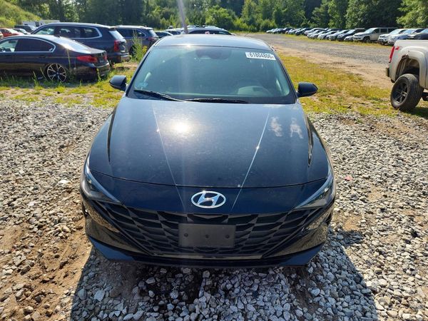 2022 HYUNDAI ELANTRA SEL w/ Convenience Pkg