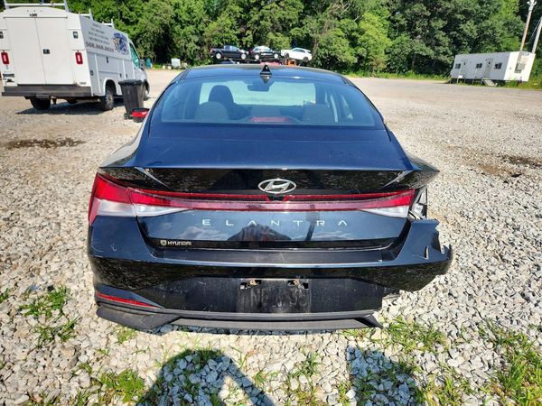2022 HYUNDAI ELANTRA SEL w/ Convenience Pkg