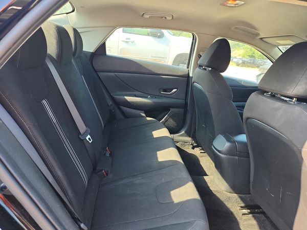 2022 HYUNDAI ELANTRA SEL w/ Convenience Pkg