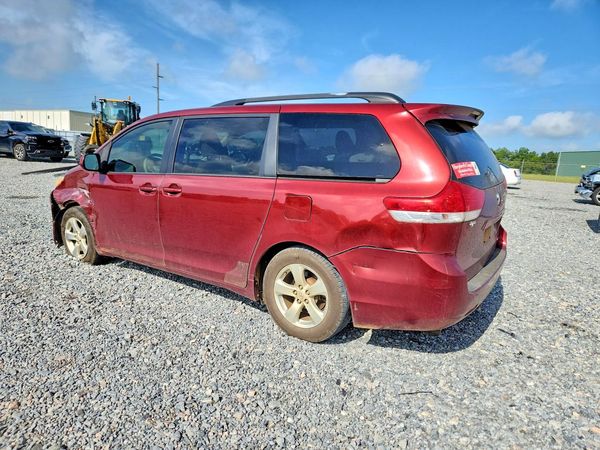 2014 TOYOTA SIENNA