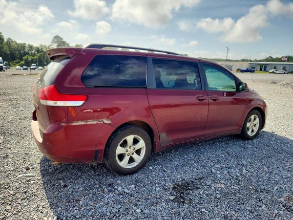 2014 TOYOTA SIENNA