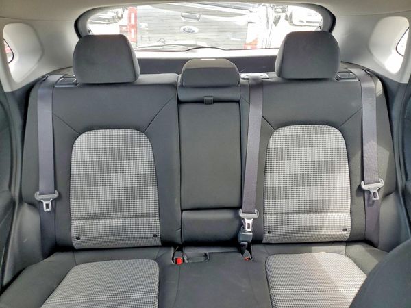 2020 HYUNDAI KONA SE