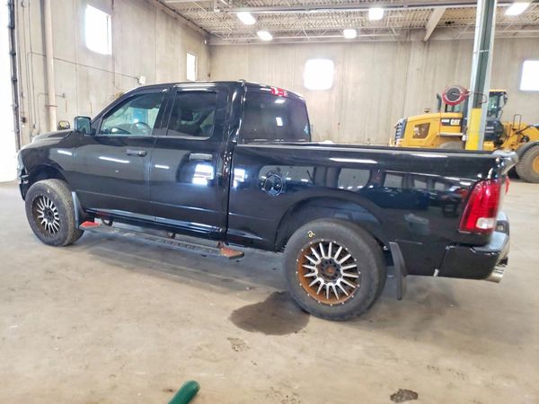2015 RAM 1500 ST QUAD CAB 4X4