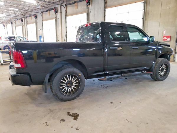 2015 RAM 1500 ST QUAD CAB 4X4