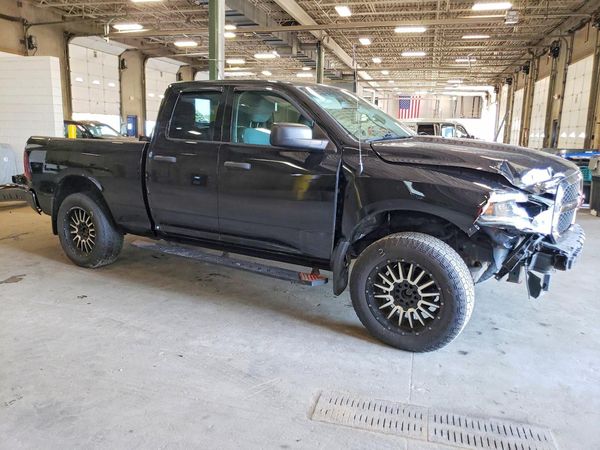 2015 RAM 1500 ST QUAD CAB 4X4