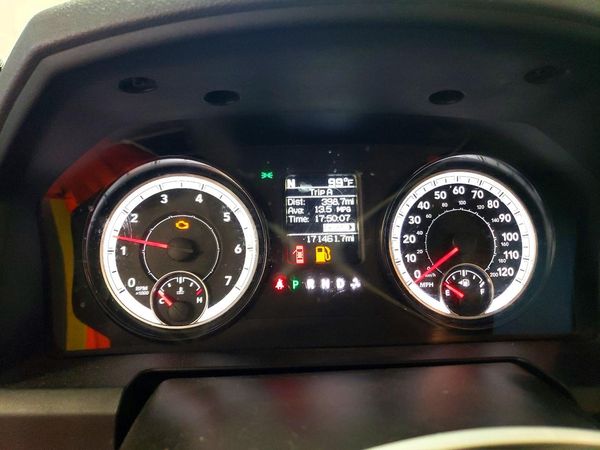 2015 RAM 1500 ST QUAD CAB 4X4