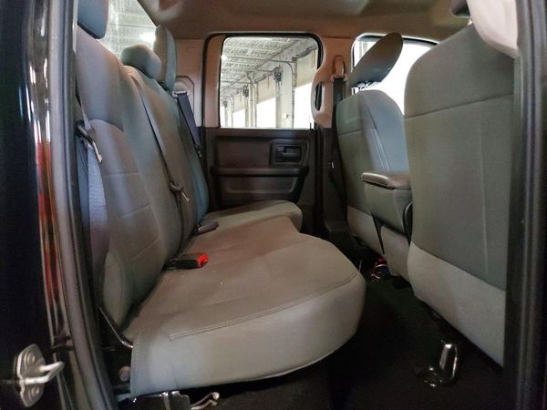 2015 RAM 1500 ST QUAD CAB 4X4