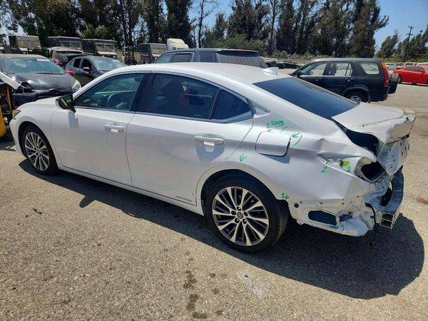 2019 LEXUS ES 300h