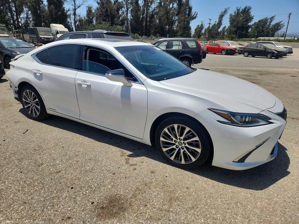 2019 LEXUS ES 300h