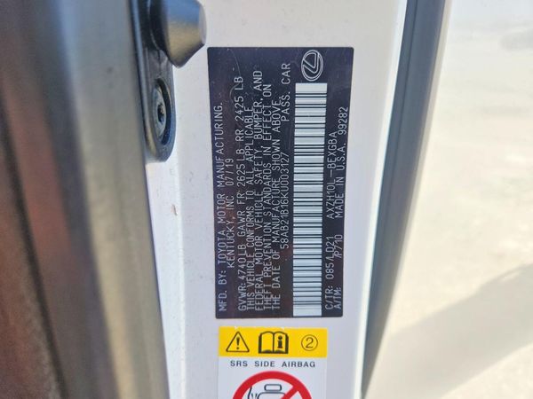 2019 LEXUS ES 300h