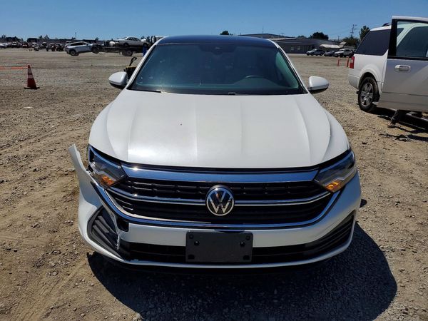 2023 VOLKSWAGEN JETTA SE w/ Sunroof