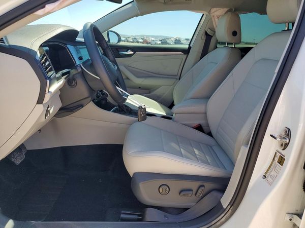 2023 VOLKSWAGEN JETTA SE w/ Sunroof