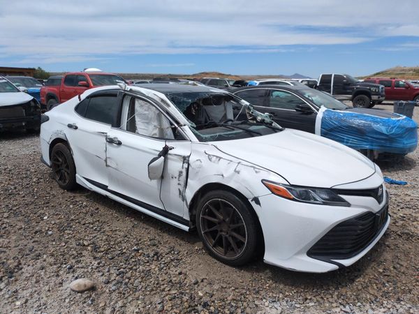 2018 TOYOTA CAMRY LE/SE/XLE/XSE — Passenger 3/4