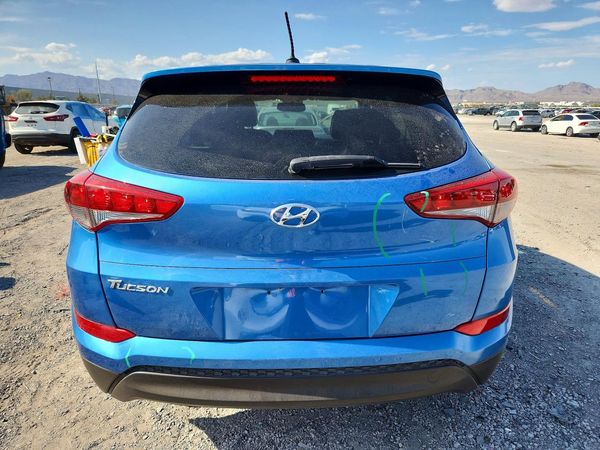 2016 HYUNDAI TUCSON SE