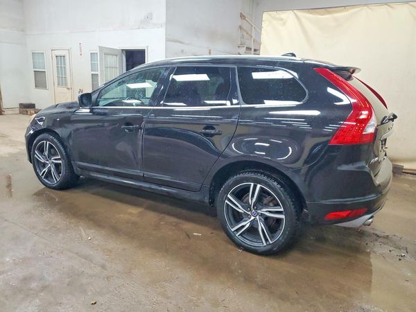 2017 VOLVO XC60 Platinum - R-Design