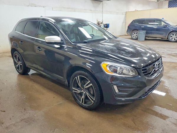 2017 VOLVO XC60 Platinum - R-Design
