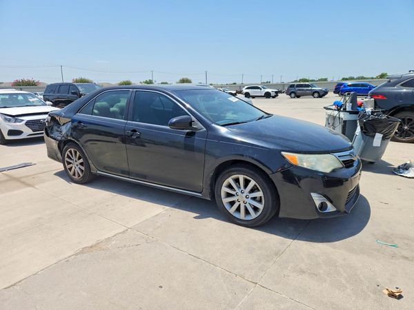 2014 TOYOTA CAMRY