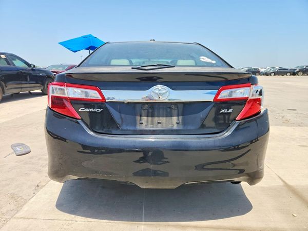 2014 TOYOTA CAMRY