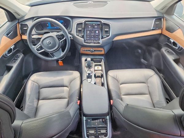 2024 VOLVO XC90 Plus Bright