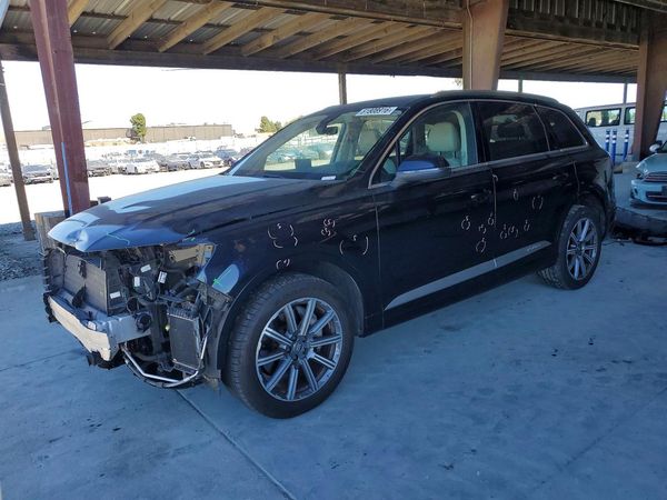 2017 AUDI Q7 quattro Premium Plus