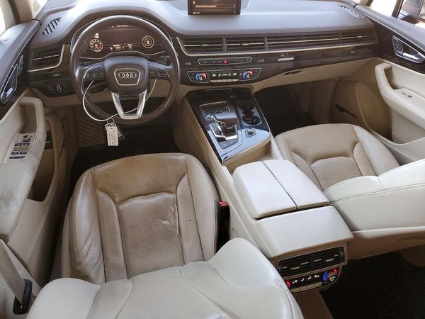 2017 AUDI Q7 quattro Premium Plus