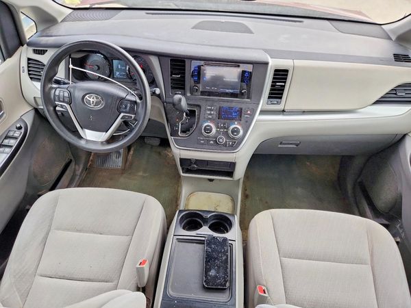 2016 TOYOTA SIENNA