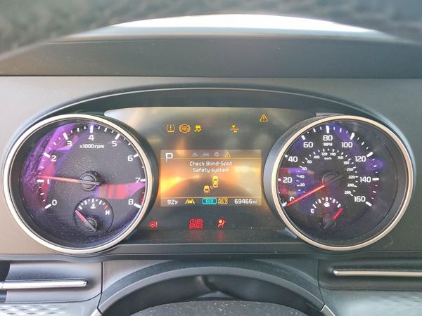 2022 KIA CARNIVAL LX, LX Seat Package